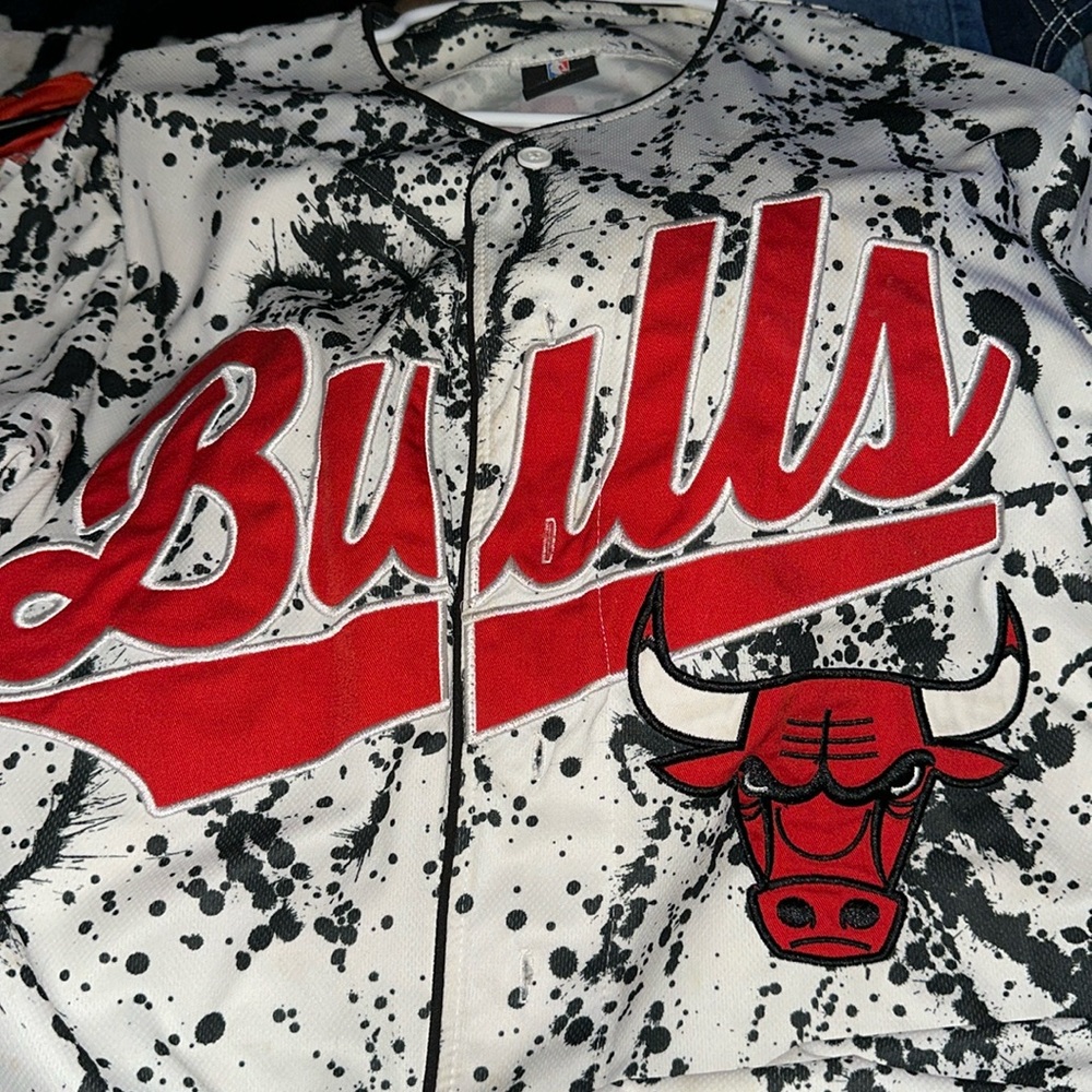 BULLS NBA SHIRT WITH BUTTONS AND 100% POLYESTER #66